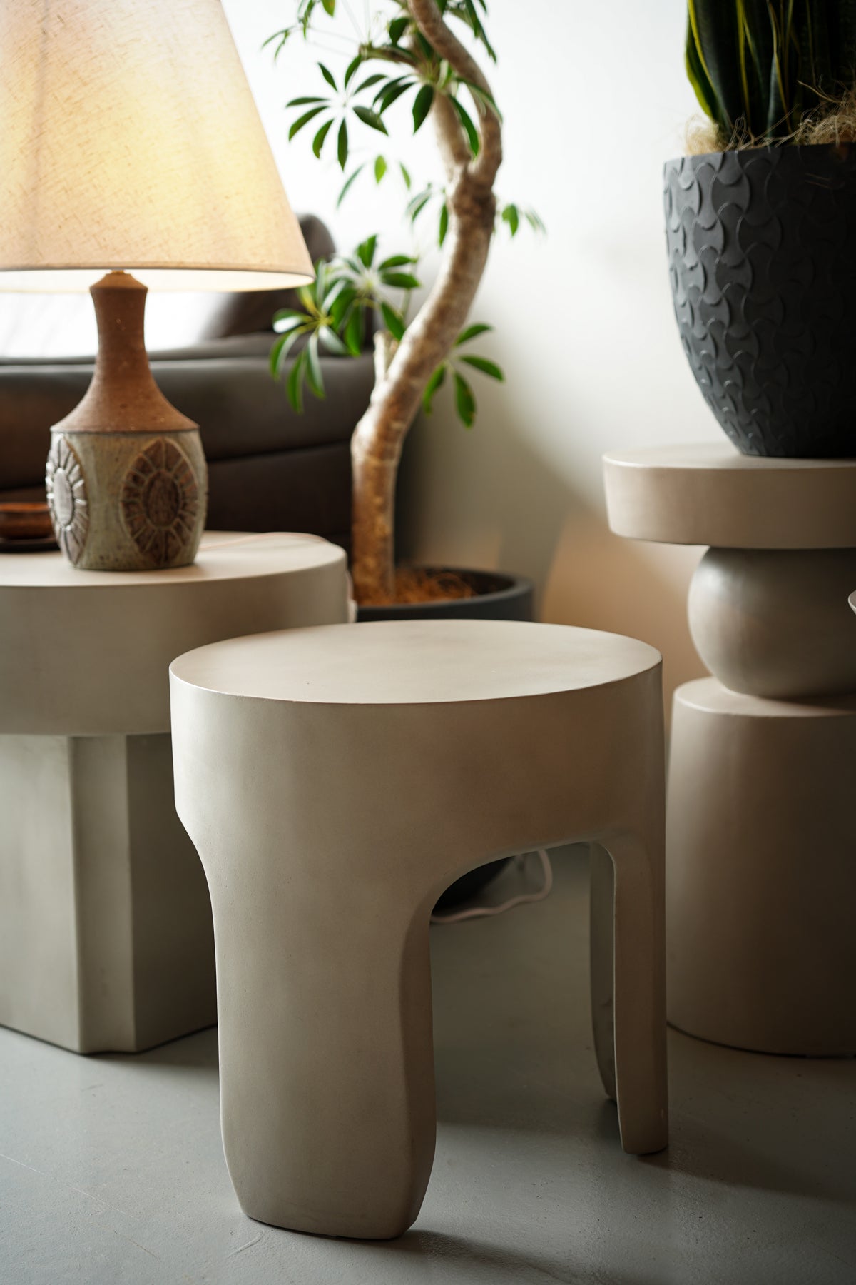 HOOK<br>Fiber concrete Side Table - 4 - ヴィンテージ SHARK ATTACK