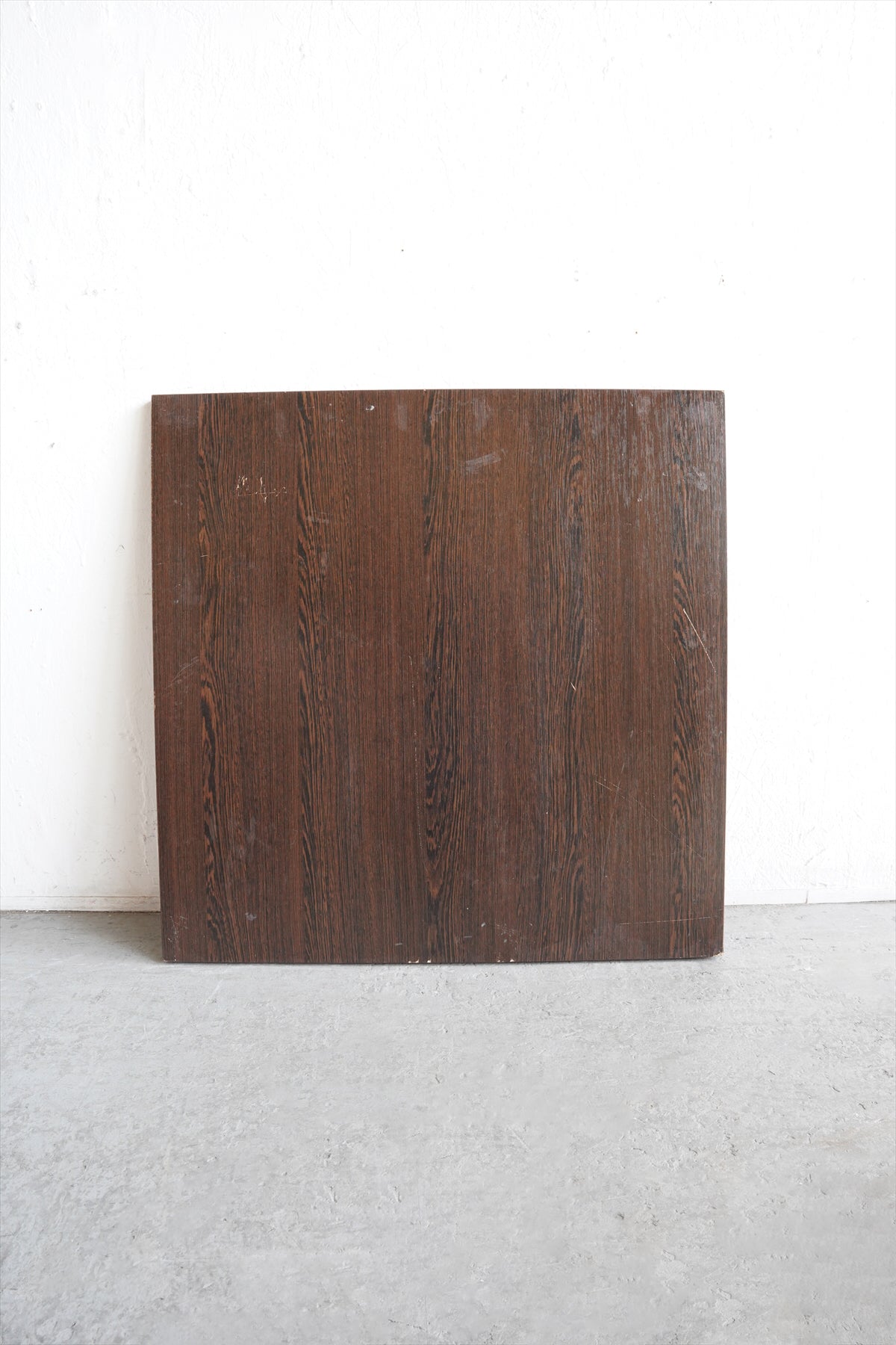 ウッドテーブル天板　70×70 (cm)<br>ヴィンテージ<br>大阪店 - ヴィンテージ SHARK ATTACK