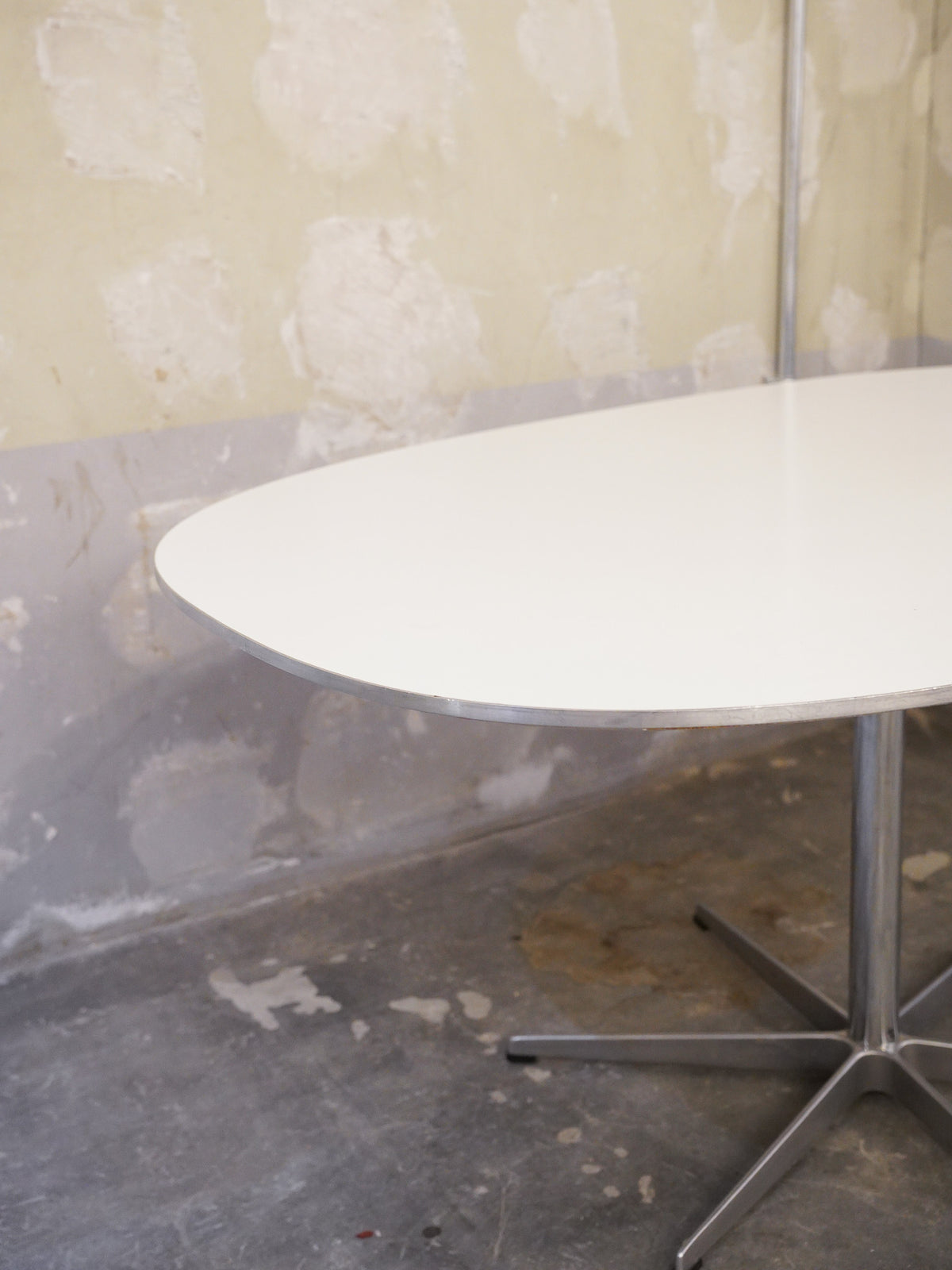 Fritz Hansen , Piet Hein & Arne Jacobsen - Denmark , 1986 - "6 Star Table" オーバルダイニングテーブル