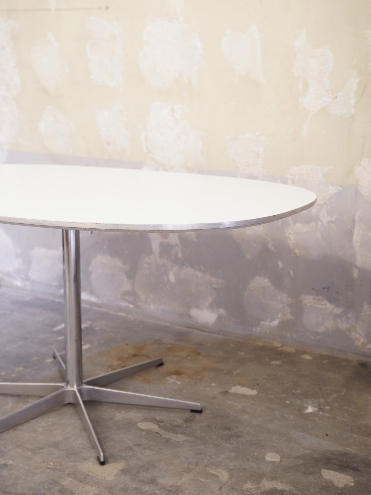 Fritz Hansen , Piet Hein & Arne Jacobsen - Denmark , 1986 - "6 Star Table" オーバルダイニングテーブル
