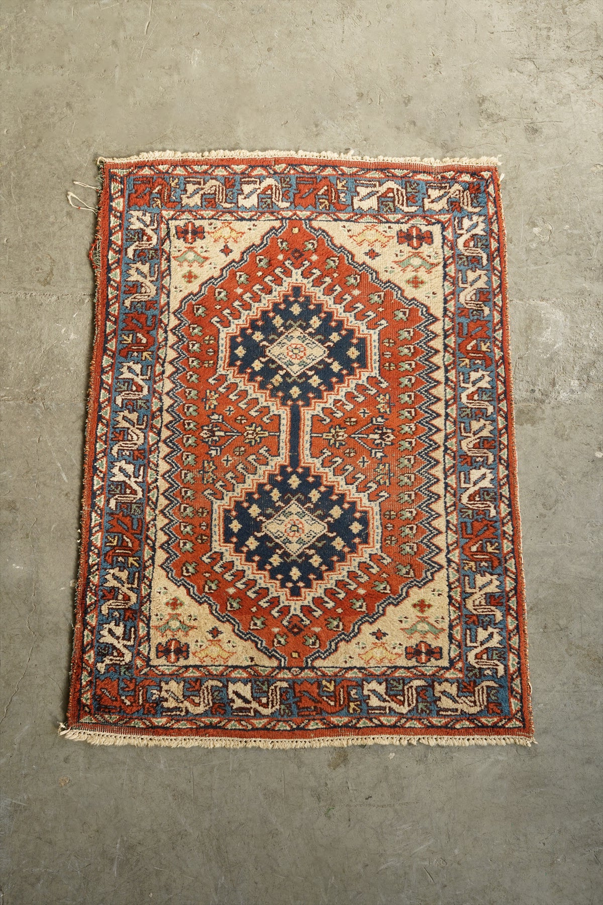 トライバルラグ 120×85.5(cm) <br>大阪店 - ヴィンテージ SHARK ATTACK