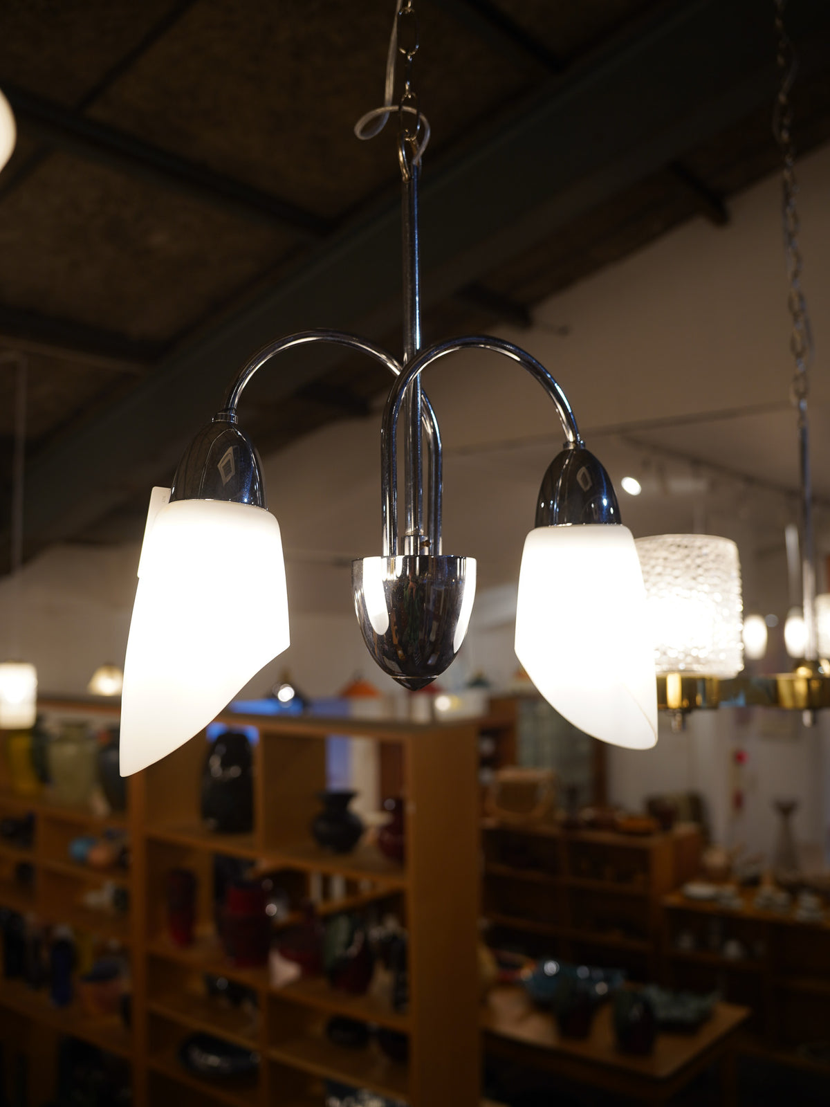 Elektroinstala Děčín <br>2灯 ガラス シャンデリア <br>1950's-1970's , CzechSlovakia <br>大和店 - ヴィンテージ SHARK ATTACK