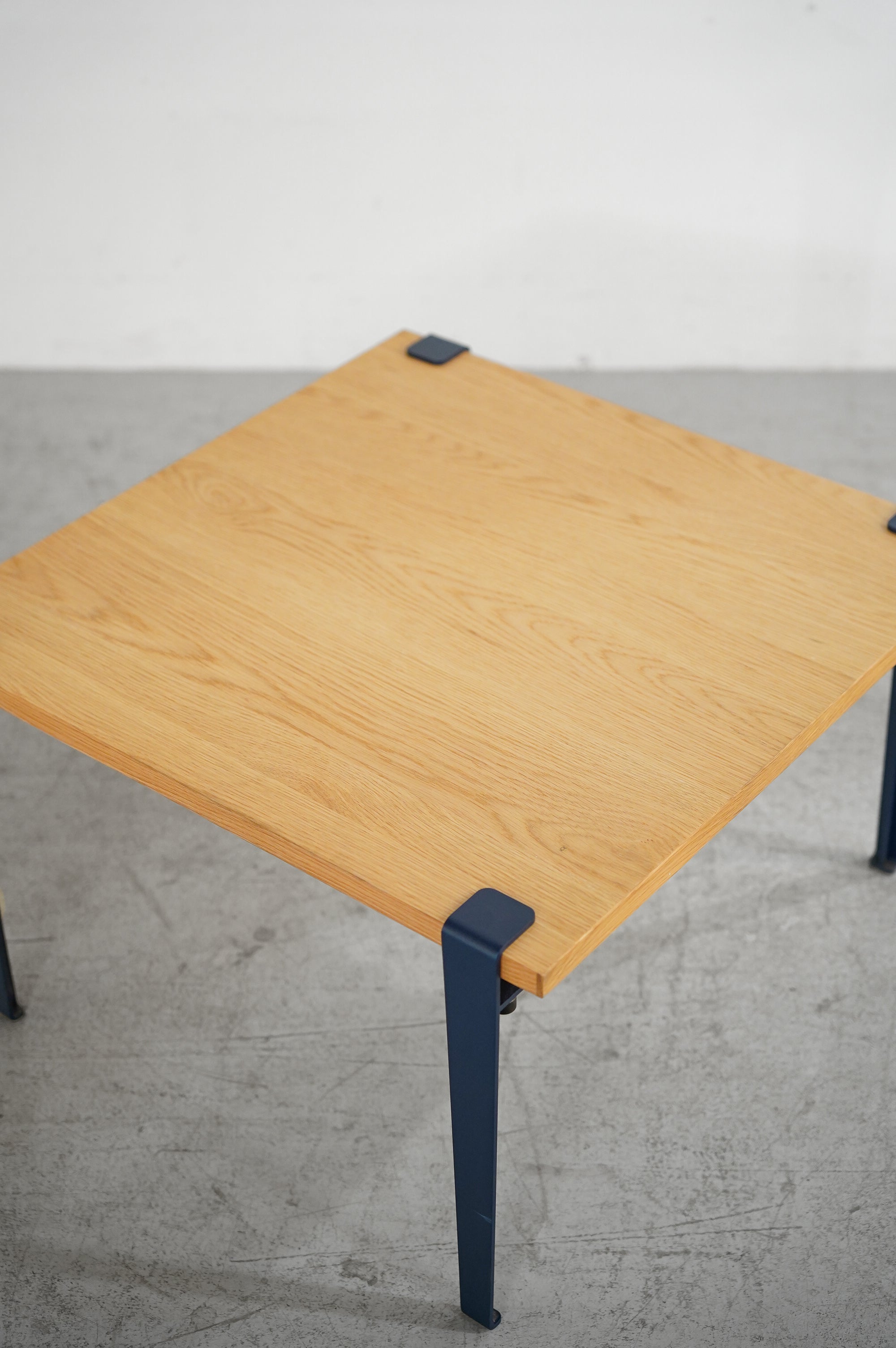 RIL<br>TABLE TOP 700×700 / OAK -テーブル天板- <br>RIL<br>大和店、大阪店 - ヴィンテージ SHARK ATTACK