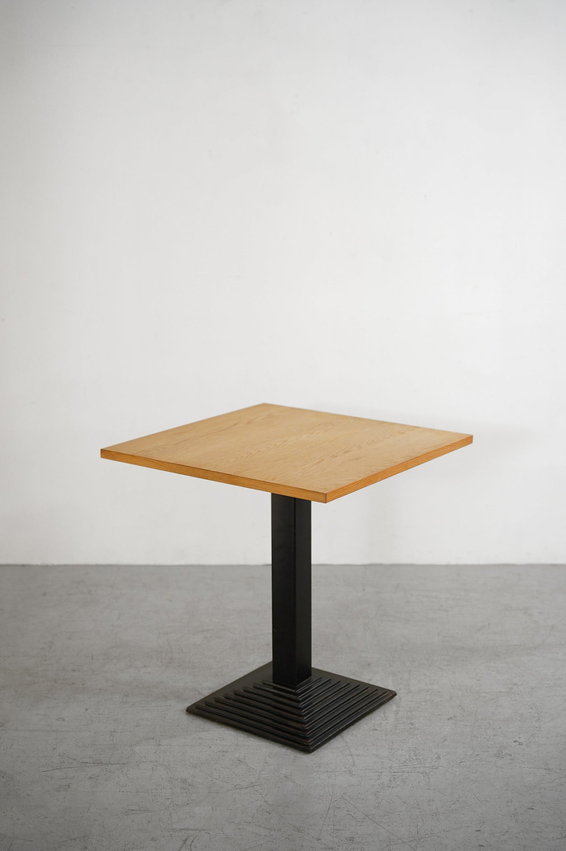 RIL<br>TABLE TOP 700×700 / OAK -テーブル天板- <br>RIL<br>大和店、大阪店 - ヴィンテージ SHARK ATTACK