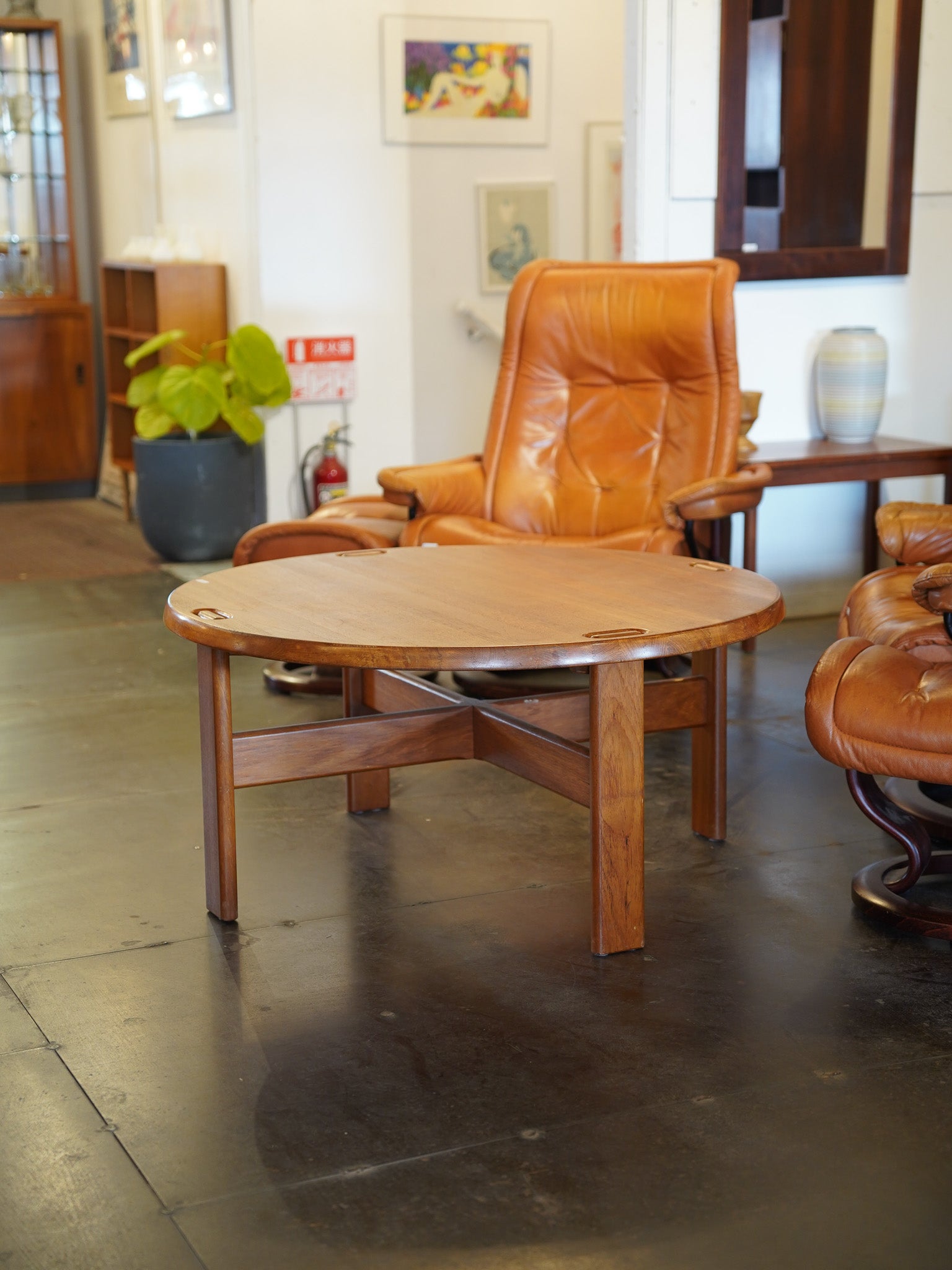 チークウッド ラウンドコーヒーテーブル - cerote antiques