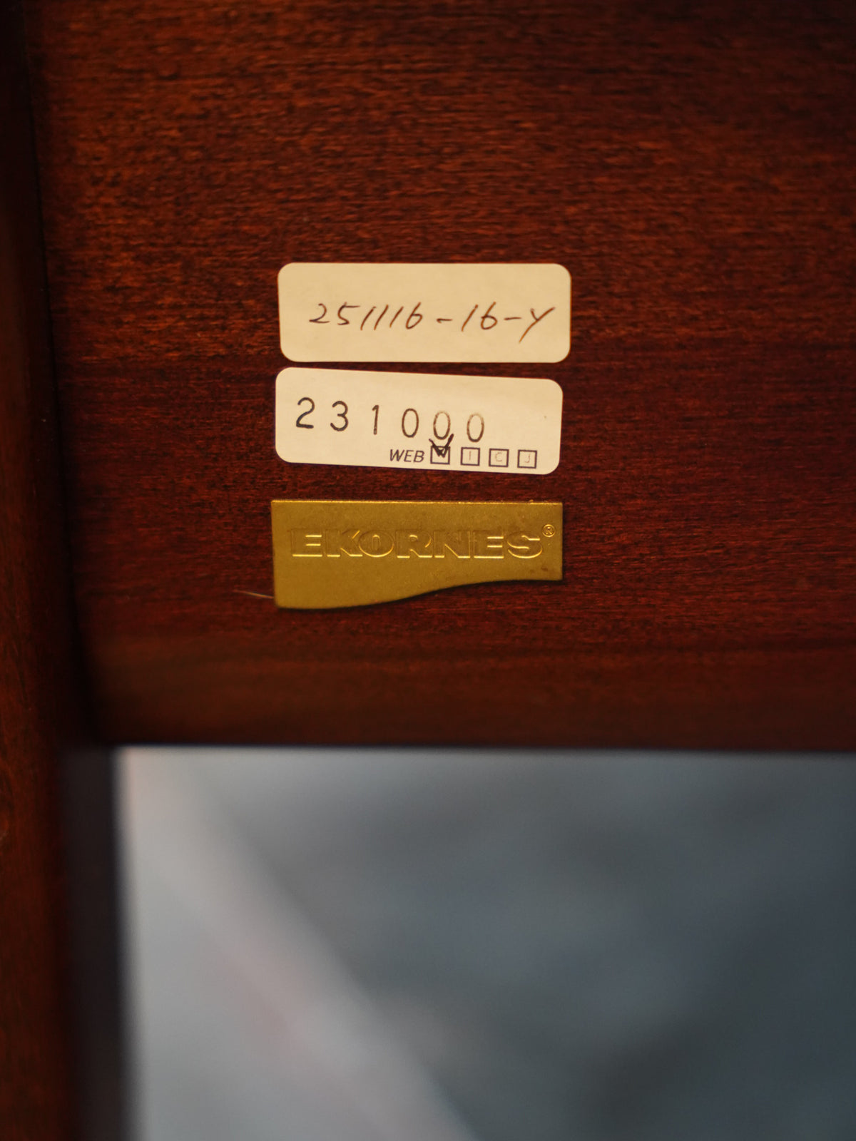 ※アーカイブしない EKORNES - レザー ローバック 3シーター - Norway , 1970's - HOLD anynal shiba