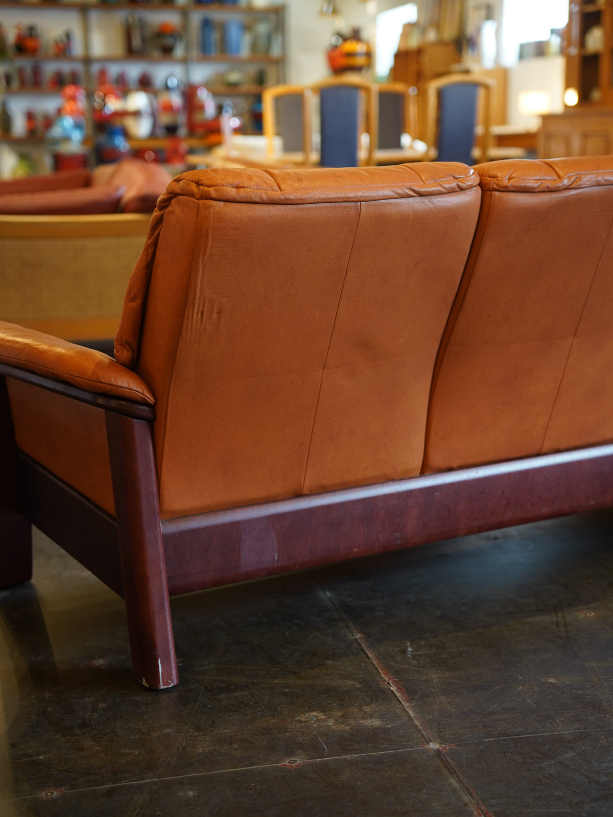 ※アーカイブしない EKORNES - レザー ローバック 3シーター - Norway , 1970's - HOLD anynal shiba
