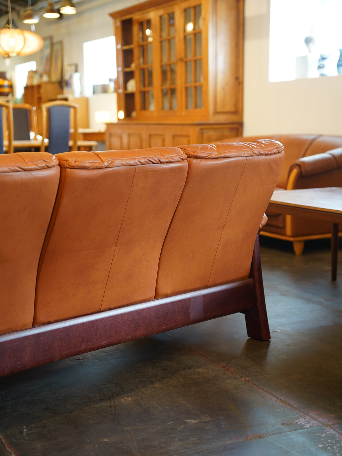 ※アーカイブしない EKORNES - レザー ローバック 3シーター - Norway , 1970's - HOLD anynal shiba