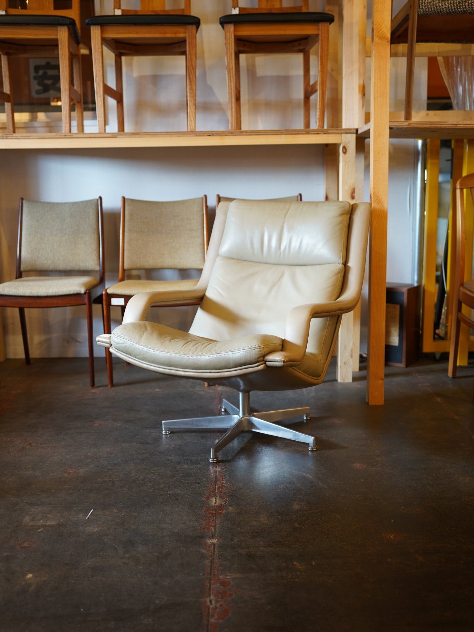 Artifort  Geoffrey Harcoourt - "F152" レザーラウンジチェア - オランダ 1970's - cerote antiques