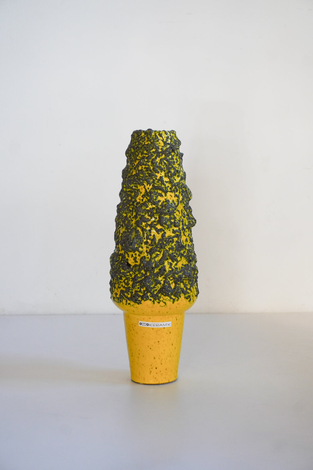 Otto Keramik <br>Vase 210M <br>Otto Keramik Tokyo・大和店 - ヴィンテージ SHARK ATTACK