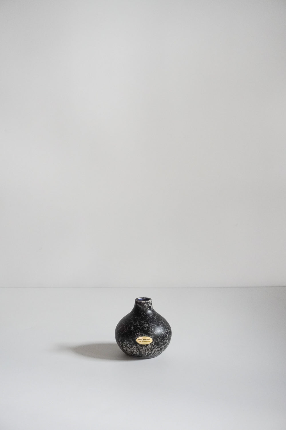 Otto Keramik <br>Vase 2611 <br>Otto Keramik Tokyo・大阪店・大和店・TAMAGAWA BASE - ヴィンテージ SHARK ATTACK