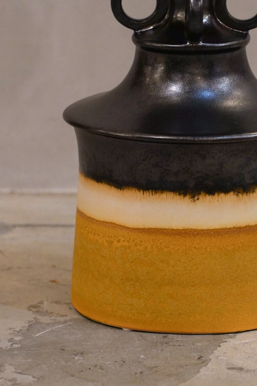 Versmissen<br>Datoga Jar Bronze and Yellow <br>bob's box ・大阪店 - ヴィンテージ SHARK ATTACK