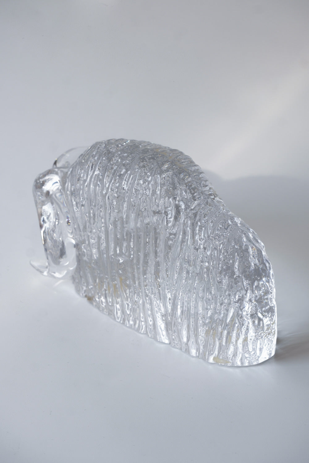 Kosta Boda社<br>バイソンオブジェ (L)　<br>Sweden <br>cerote antiques - ヴィンテージ SHARK ATTACK
