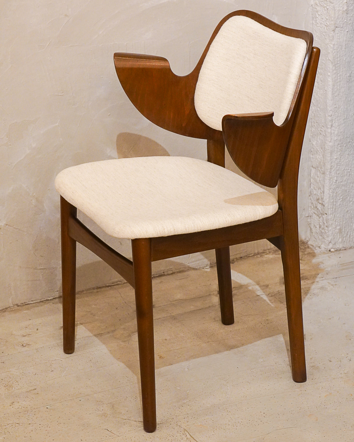 Warm Nordic , Hans Olsen - Denmark - "Gesture Chair" ダイニングチェア