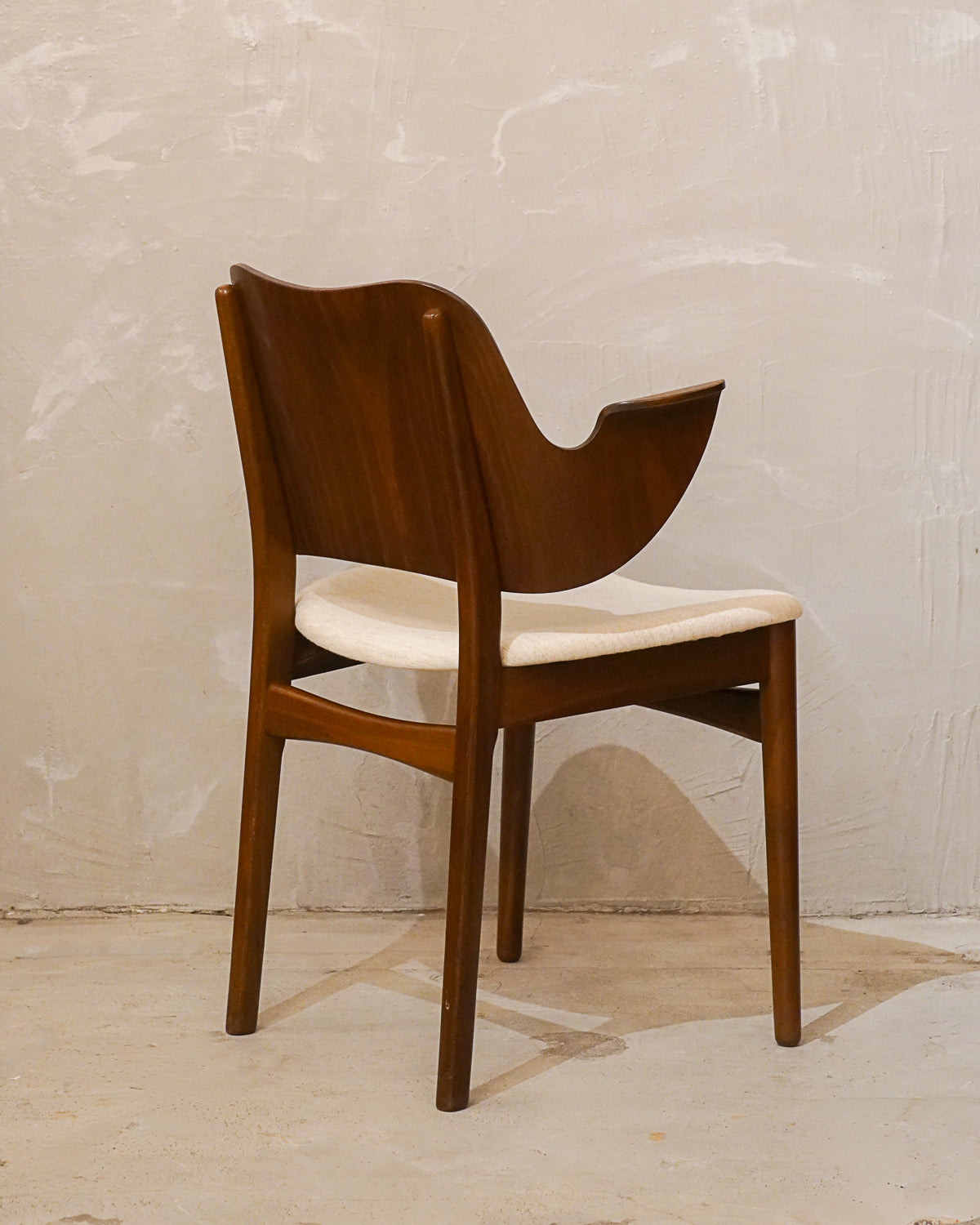Warm Nordic , Hans Olsen - Denmark - "Gesture Chair" ダイニングチェア