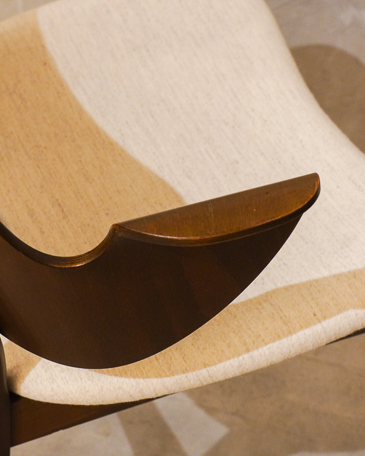 Warm Nordic , Hans Olsen - Denmark - "Gesture Chair" ダイニングチェア