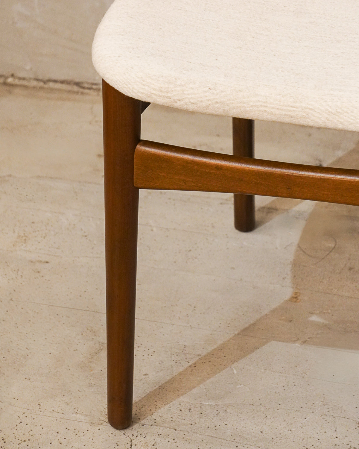 Warm Nordic , Hans Olsen - Denmark - "Gesture Chair" ダイニングチェア