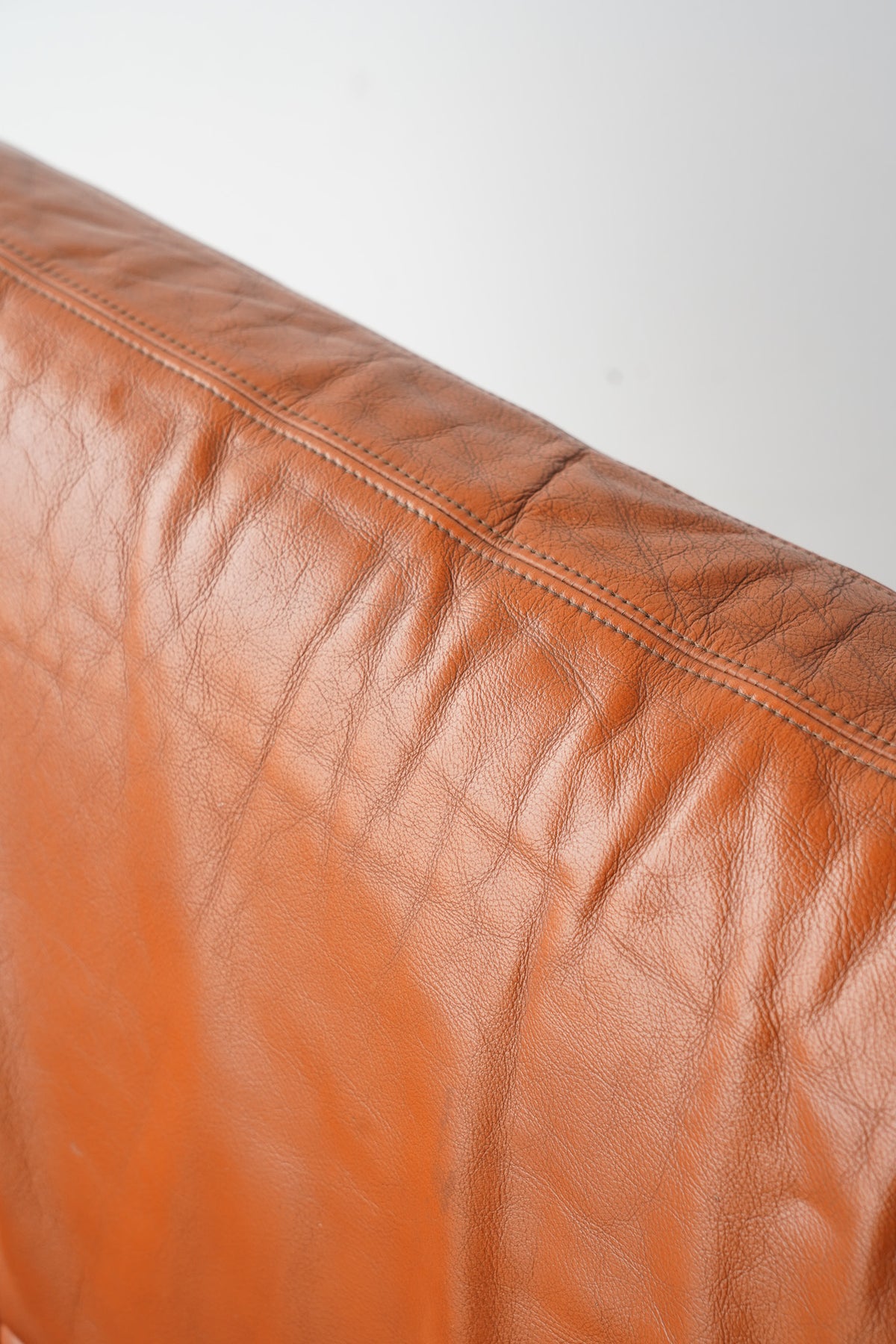 Brazilian Modern Design <br> 2シーター ソファ <br>1960-1970s Brazil<br>大阪店・TAMAGAWA BASE - ヴィンテージ SHARK ATTACK