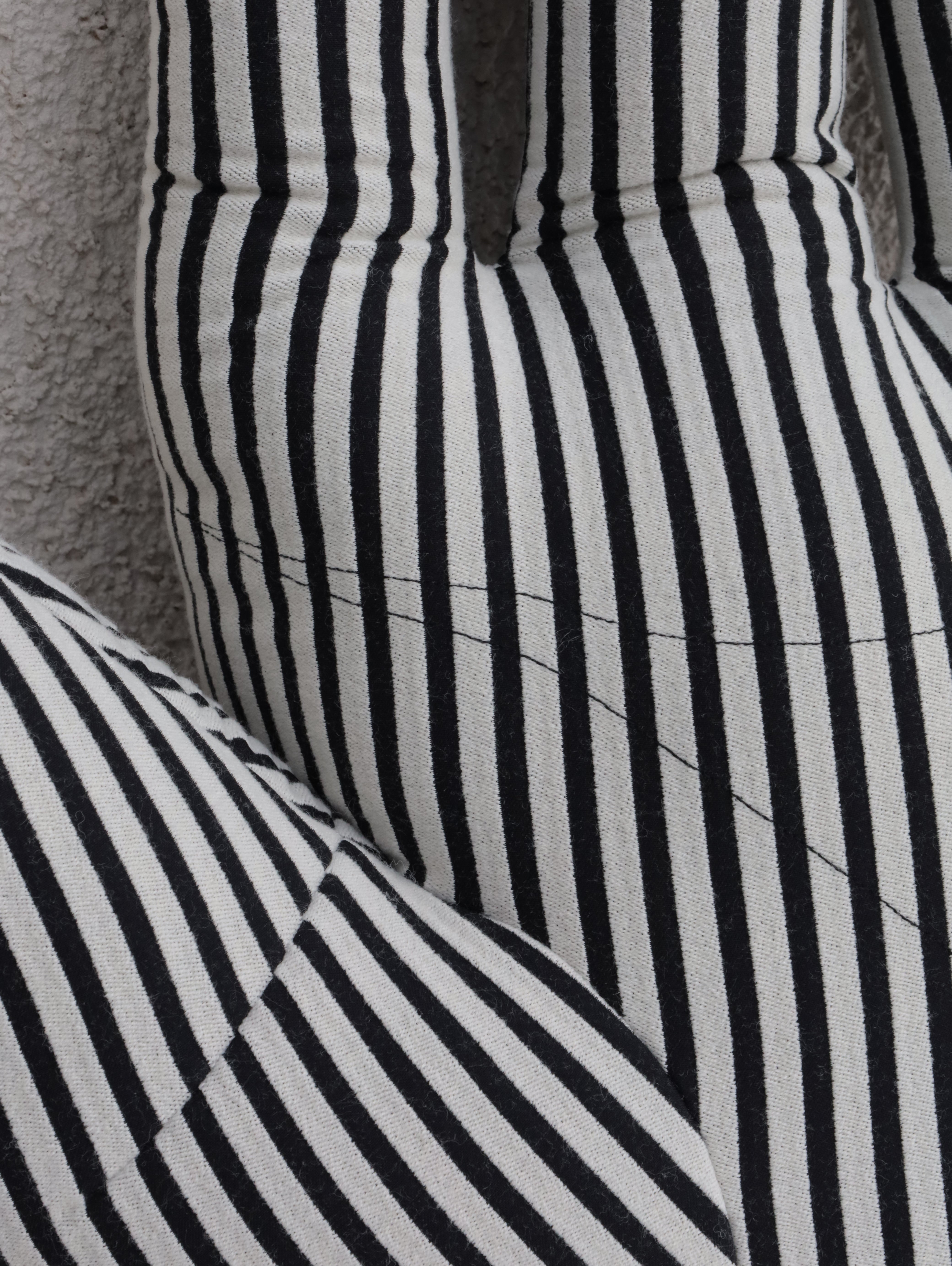 PORTRAIT LAB<br>Fabric object "Hand"S size Black stripe <br>大和店 - ヴィンテージ SHARK ATTACK