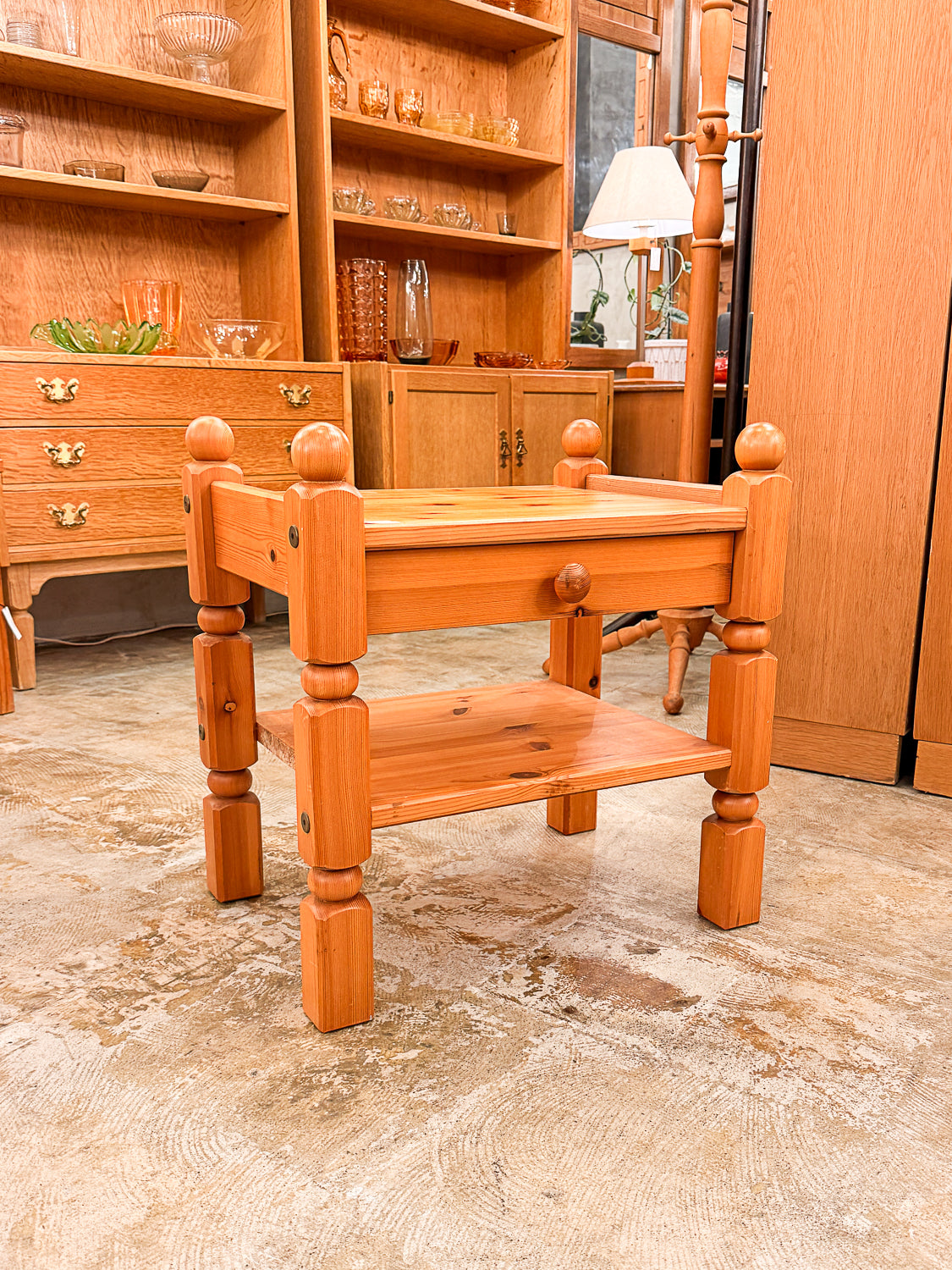 パインウッド ナイトテーブル - cerote antiques