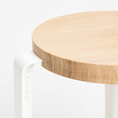 TIPTOE<br>LOU stool – SOLID OAK <br>CLOUDY WHITE - ヴィンテージ SHARK ATTACK