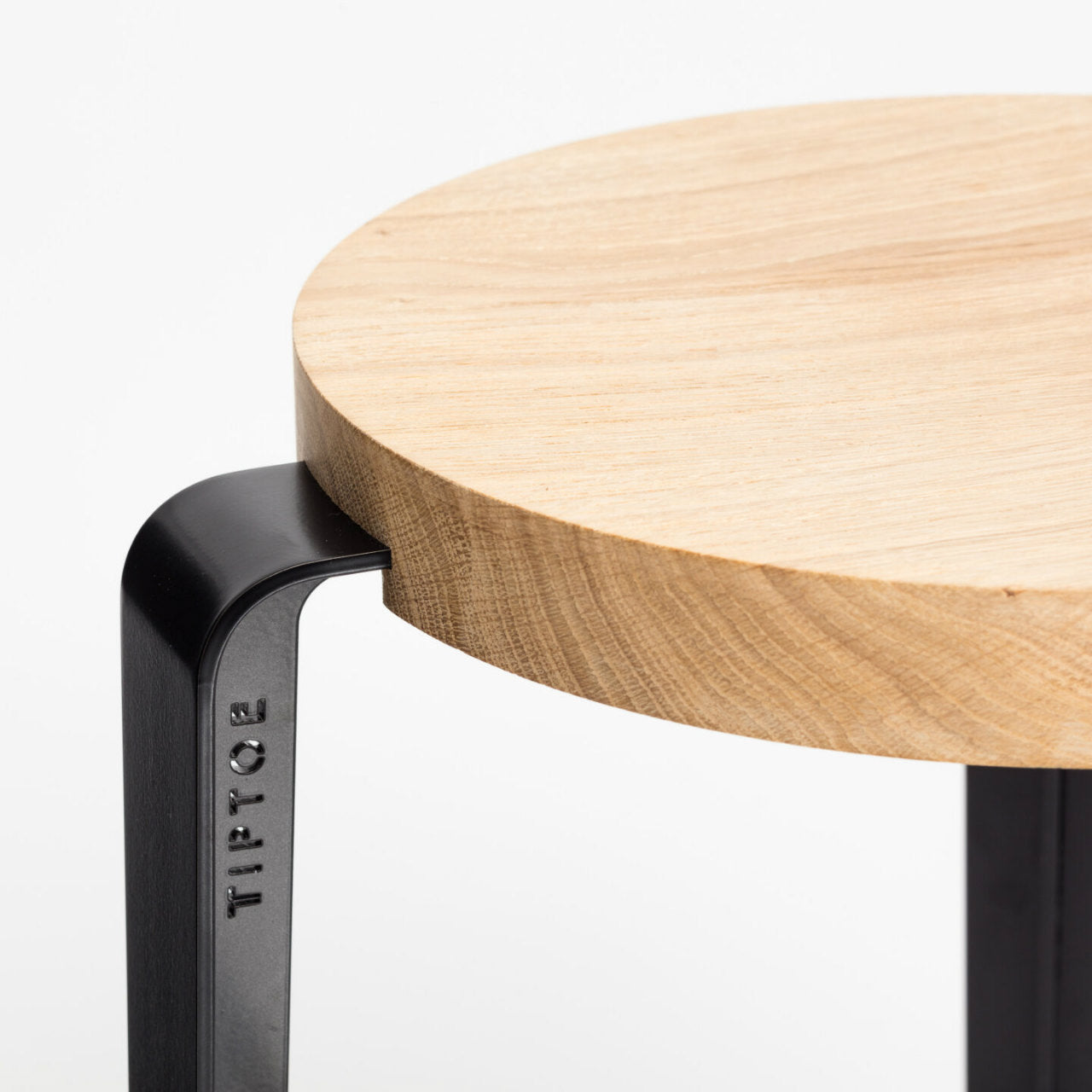 TIPTOE<br>MI LOU mid-high stool – solid wood – SOLID OAK <br>GRAPHITE BLACK - ヴィンテージ SHARK ATTACK