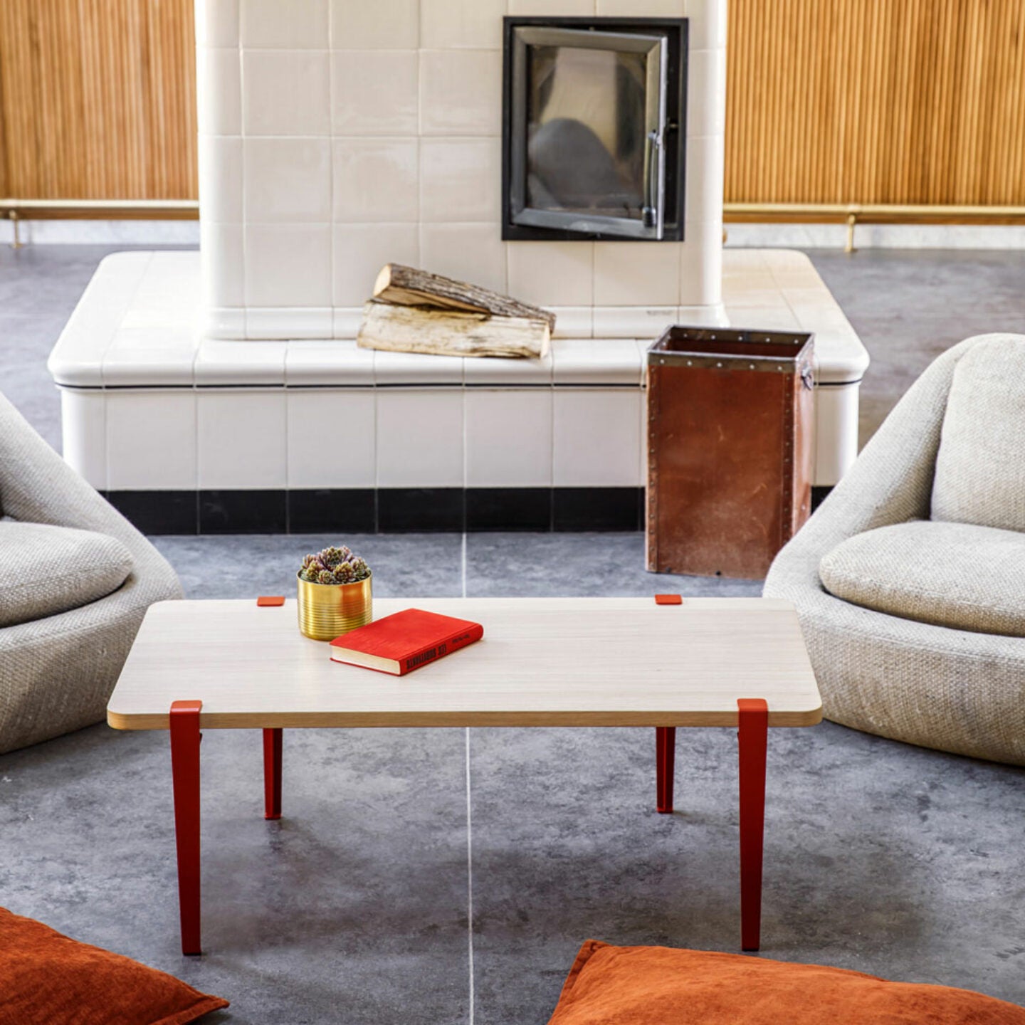 TIPTOE<br>Coffee table and bench leg – 43 cm <br>TERRACOTTA RED <br>cerote antiques - ヴィンテージ SHARK ATTACK