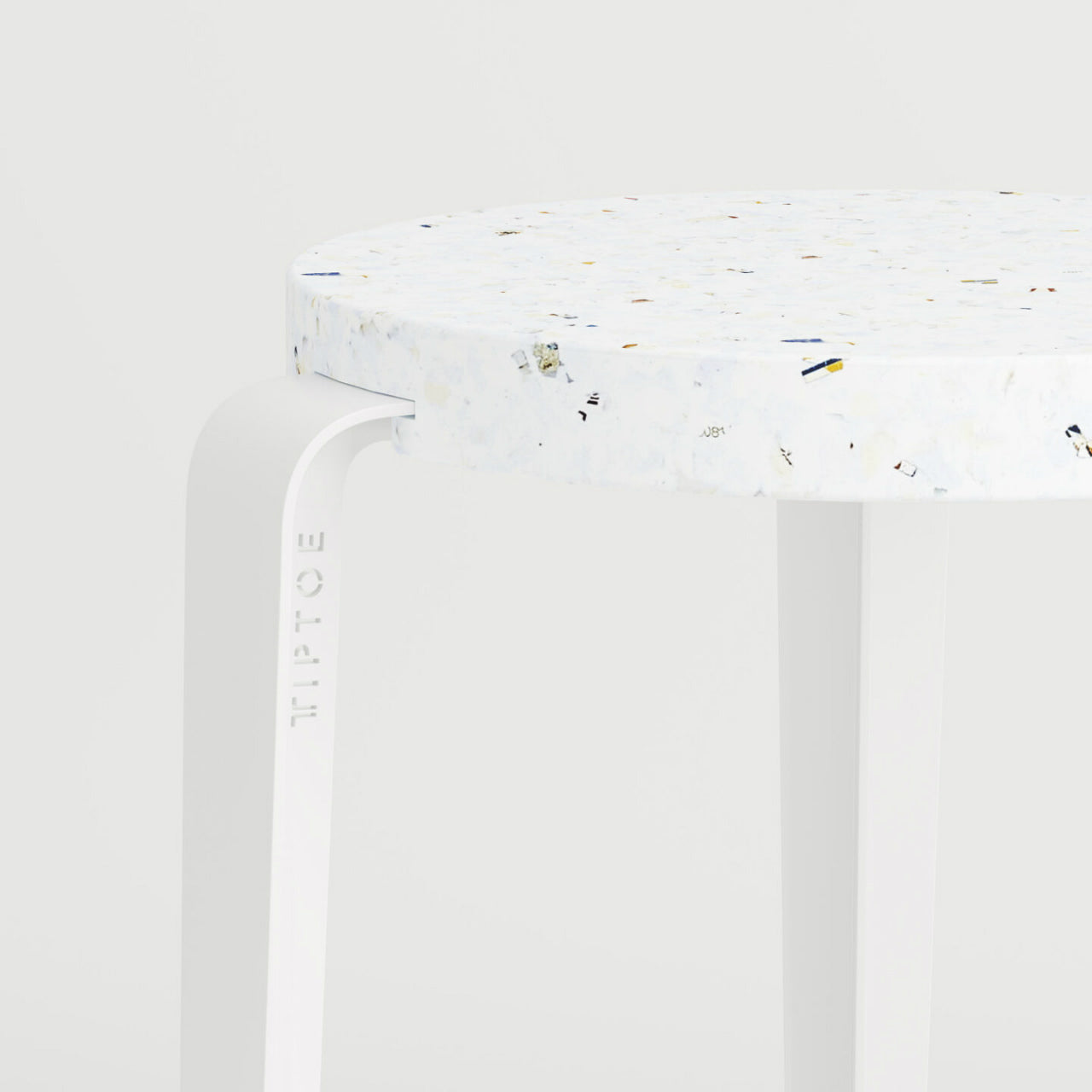 TIPTOE<br>LOU stool in recycled plastic VENEZIA <br>CLOUDY WHITE<br>cerote antiques - ヴィンテージ SHARK ATTACK