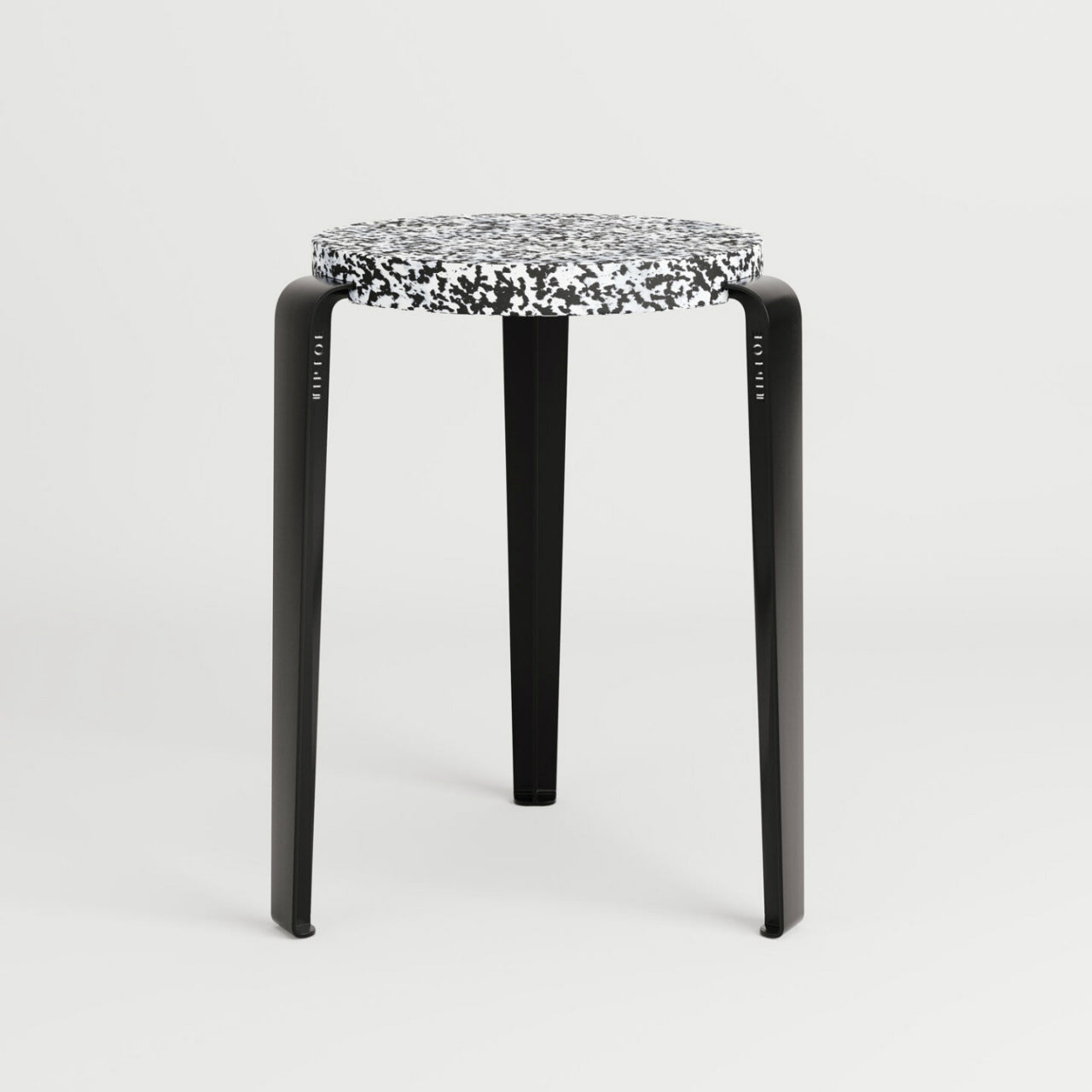 TIPTOE<br>【P】LOU stool in recycled plastic MACCHIATO <br> - ヴィンテージ SHARK ATTACK