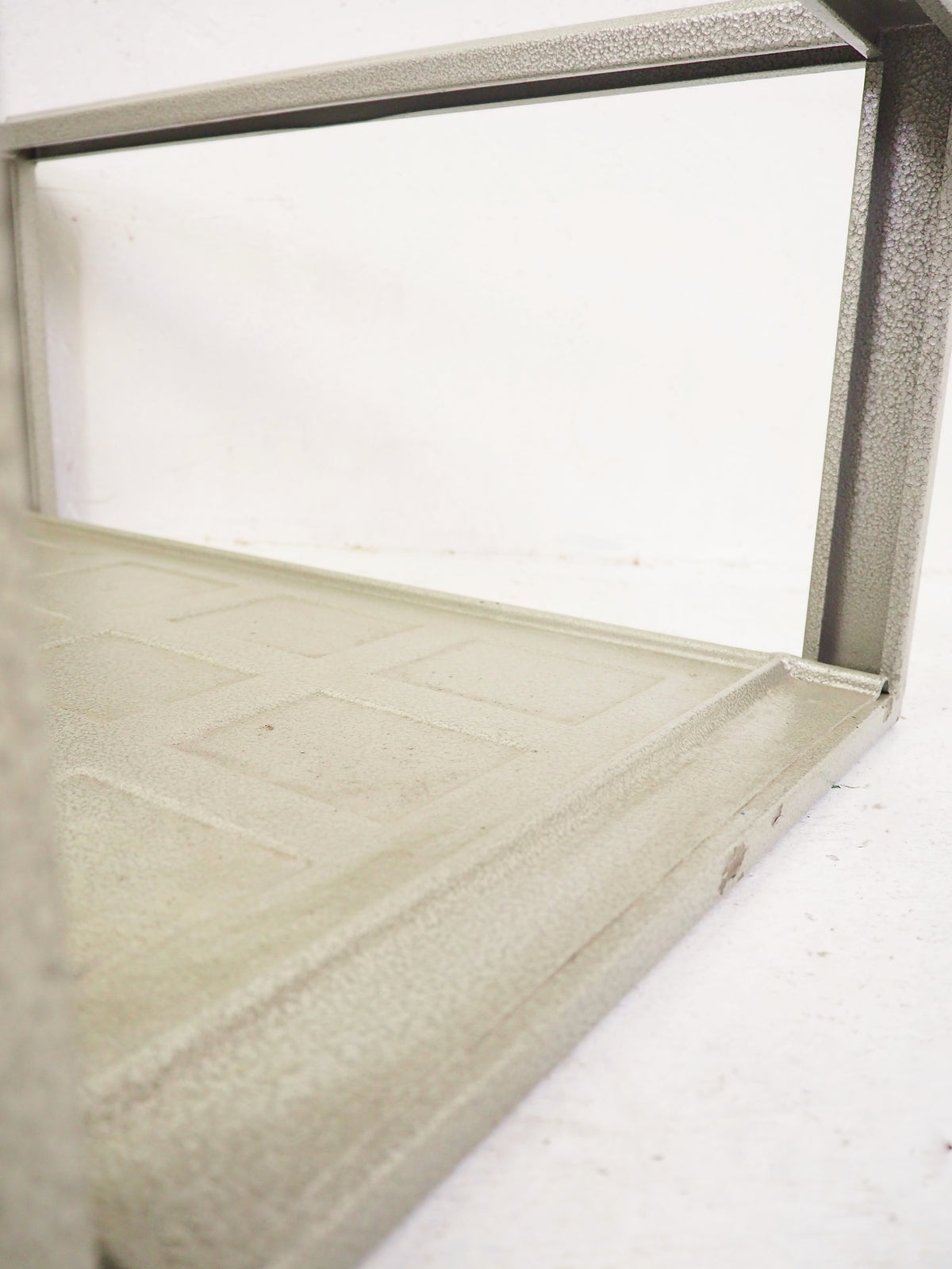 アイアン スタッキング　シェルフ（B）<br>France<br>大和店 - ヴィンテージ SHARK ATTACK