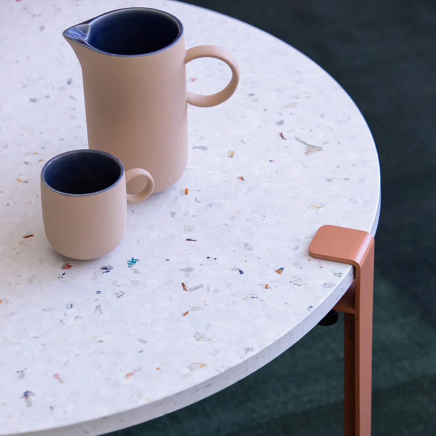 TIPTOE<br>Coffee table and bench leg – 43 cm <br>ASH PINK<br>ceroteantiques - ヴィンテージ SHARK ATTACK